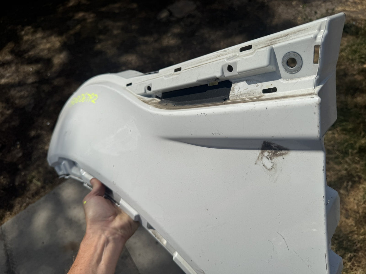 GENUINE RANGE ROVER EVOQUE L538 FRONT WING LEFT FUJI WHITE BJ32-16006-AG