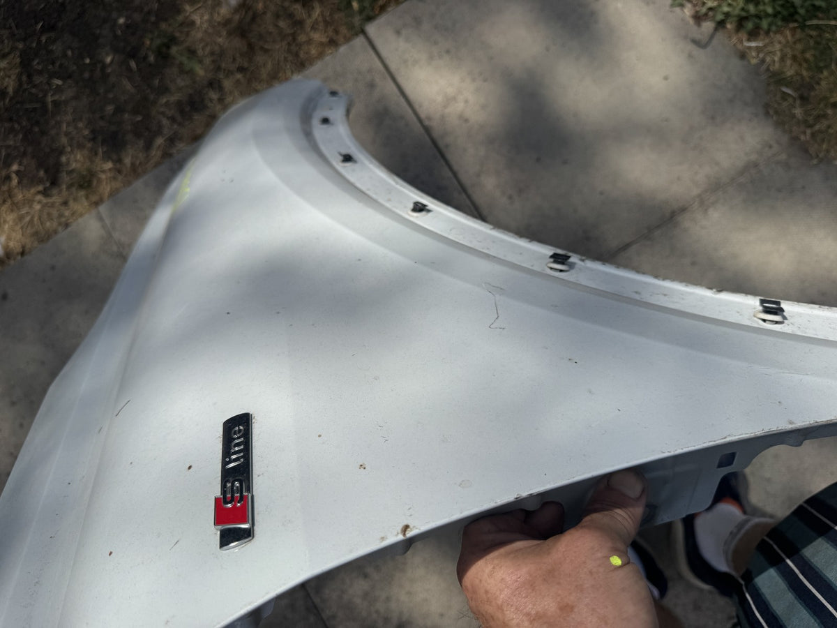 GENUINE AUDI Q3 8U S-LINE FRONT WING RIGHT WHITE 8U0821106 2011-2018 SPARES