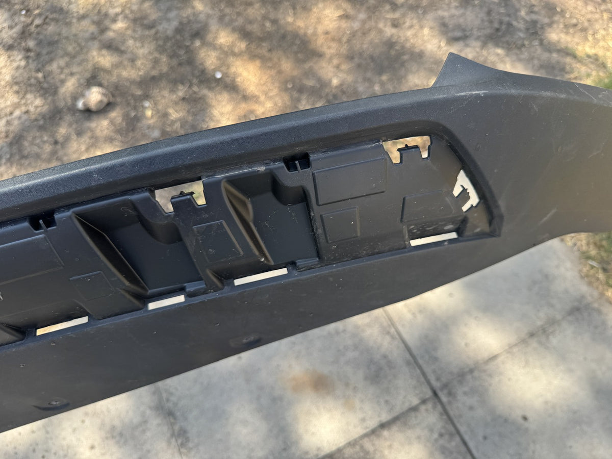 GENUINE VOLVO XC40 C40 2022-ON FRONT BUMPER LOWER SPOILER VALANCE 32136097