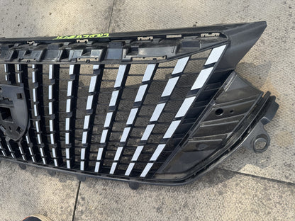 GENUINE PEUGEOT 2008 FACELIFT FRONT GRILLE 2023-ON 9852657680 ALL CLIPS GOOD