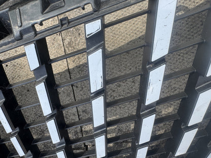 GENUINE PEUGEOT 2008 FACELIFT FRONT GRILLE 2023-ON 9852657680 ALL CLIPS GOOD