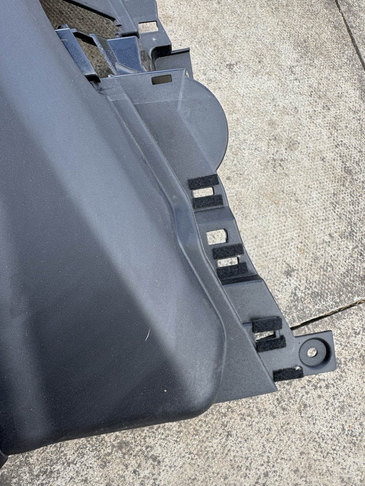 N8B2-45531-A List bodi samping LH Land Rover