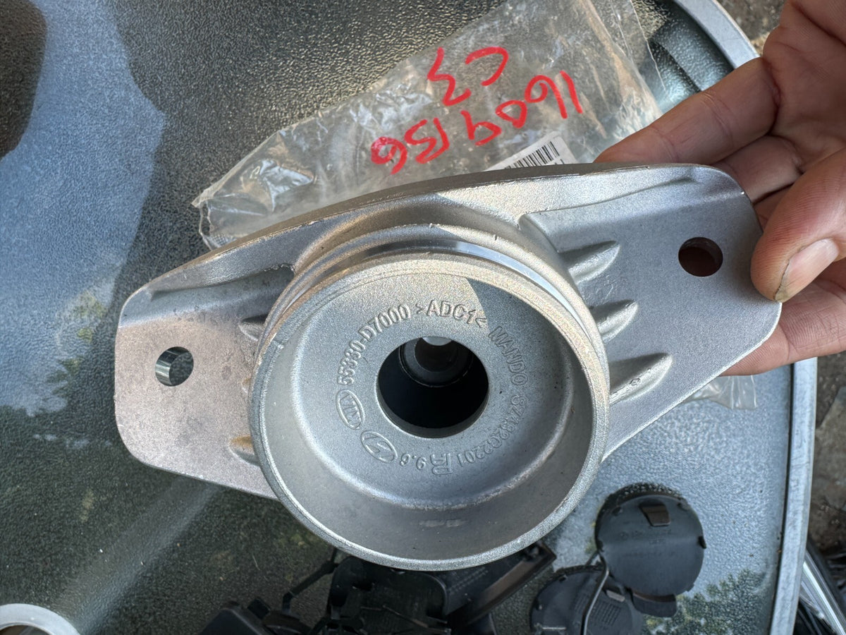 BÁT BÈO GIẢM XÓC TRƯỚC CHÍNH HÃNG HYUNDAI TUCSON 2015-2021 55330-D7000