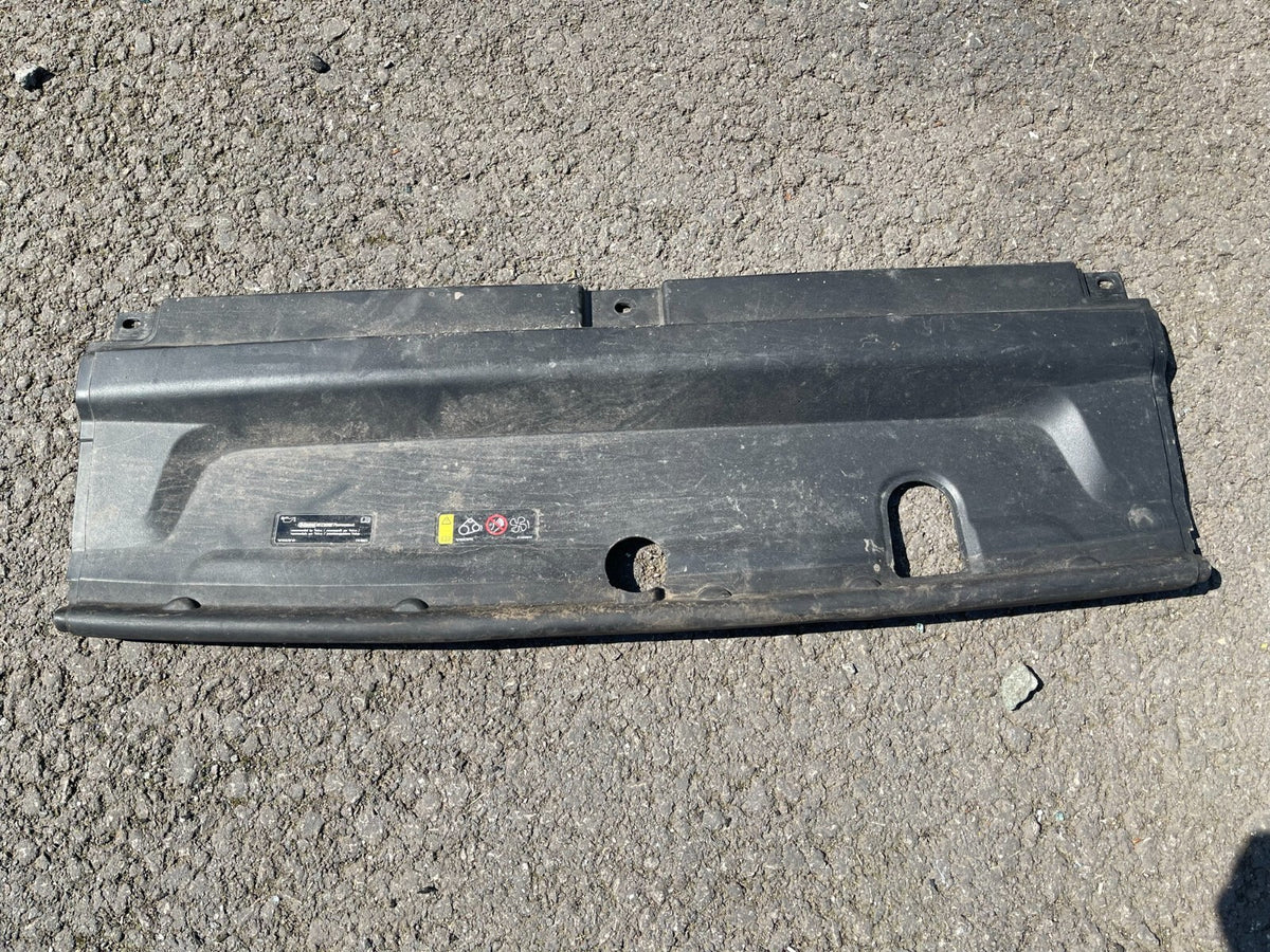 2020 VOLVO V90 D4 Dudukan Radiator Depan Frame Plastik Trim 31425025