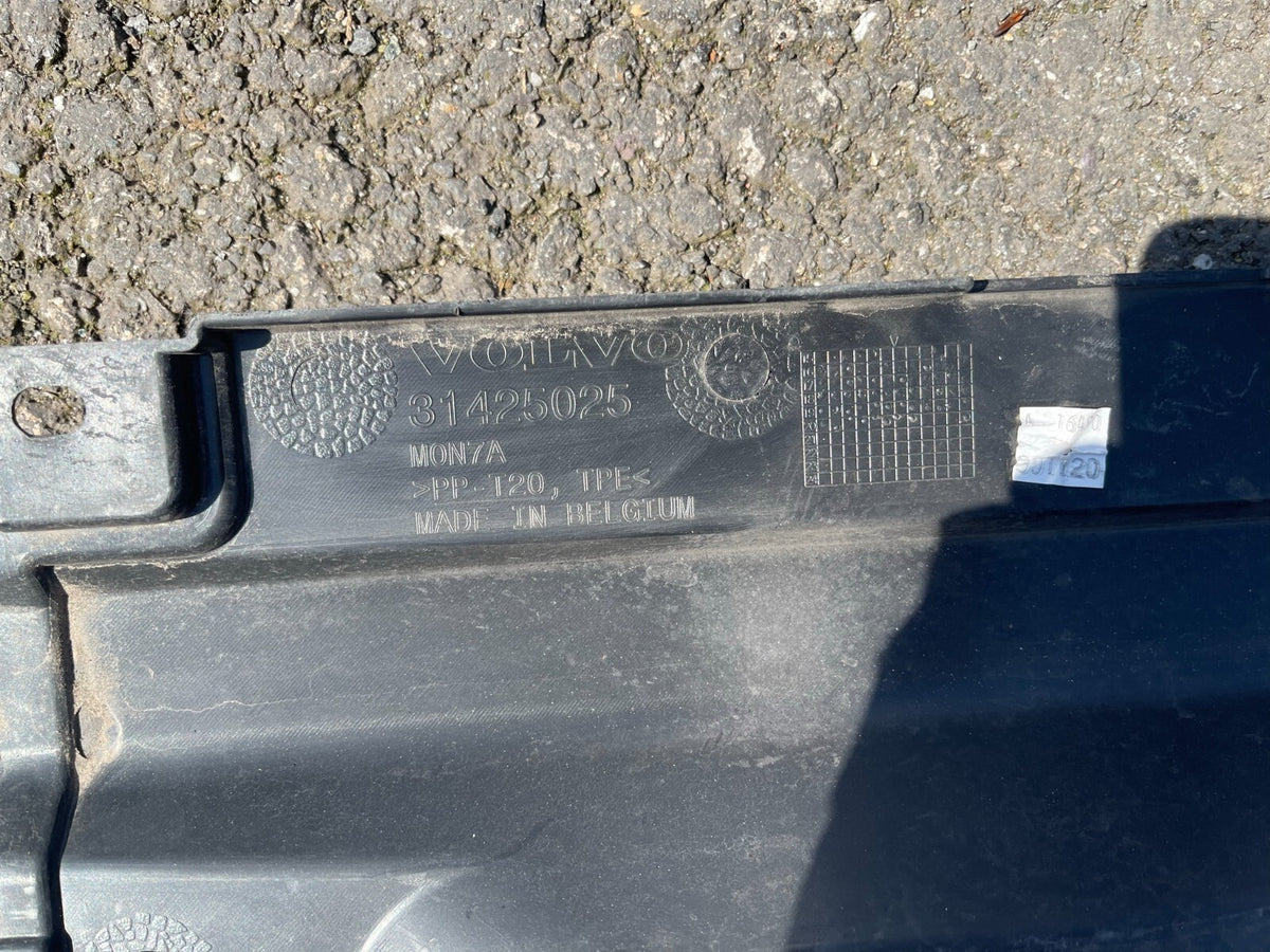 2020 VOLVO V90 D4 Dudukan Radiator Depan Frame Plastik Trim 31425025