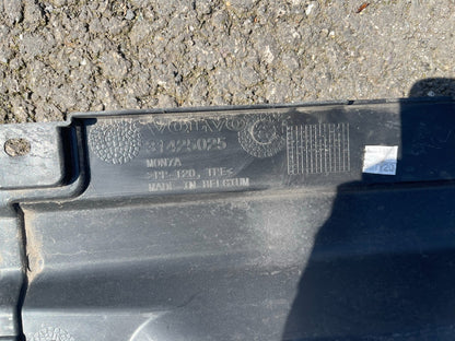 2020 VOLVO V90 D4 Dudukan Radiator Depan Frame Plastik Trim 31425025