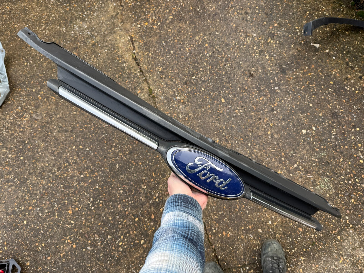 2016 FORD TRANSIT CUSTOM GRILLE DEPAN DENGAN TRIM KROM BK218A133A