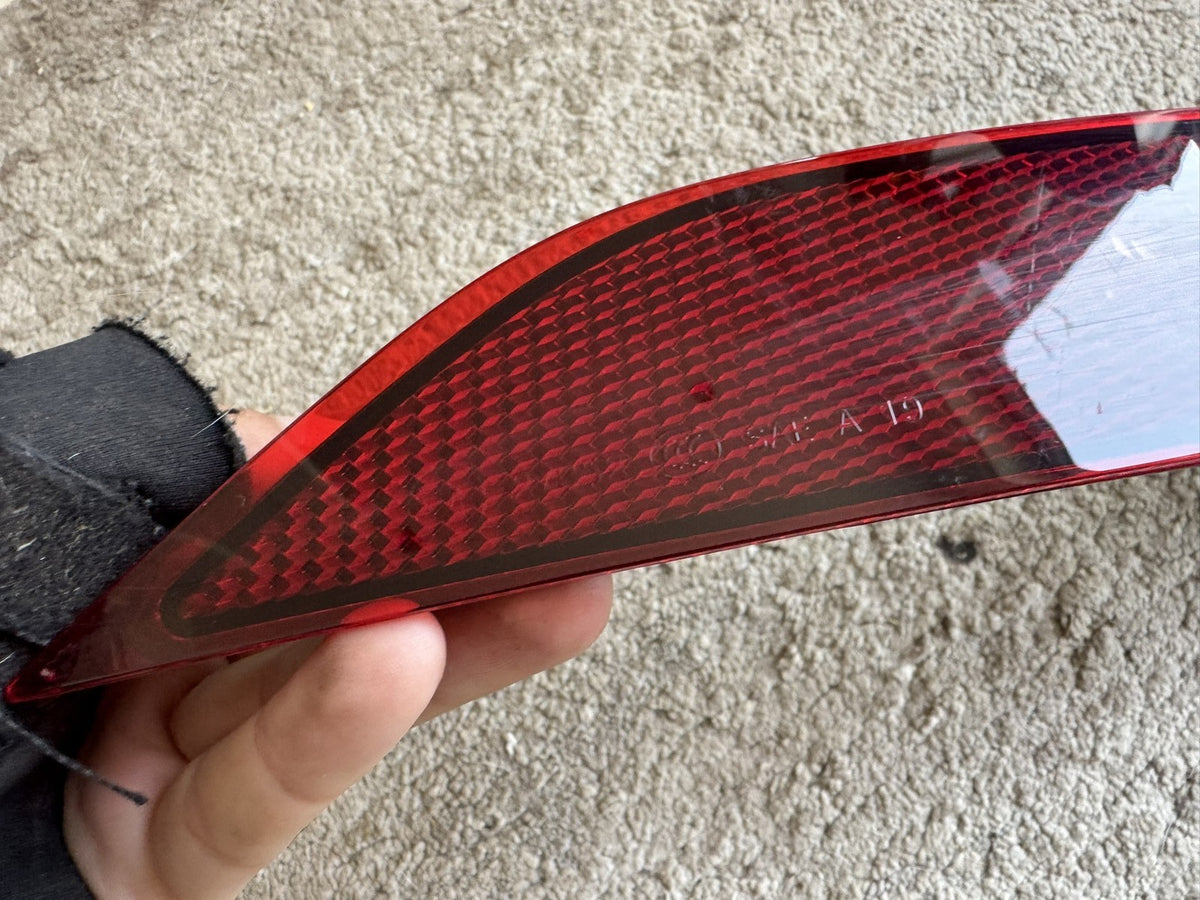 GENUINE POLESTAR 2 REAR BUMPER REFLECTOR LEFT 31698755 2020-2025