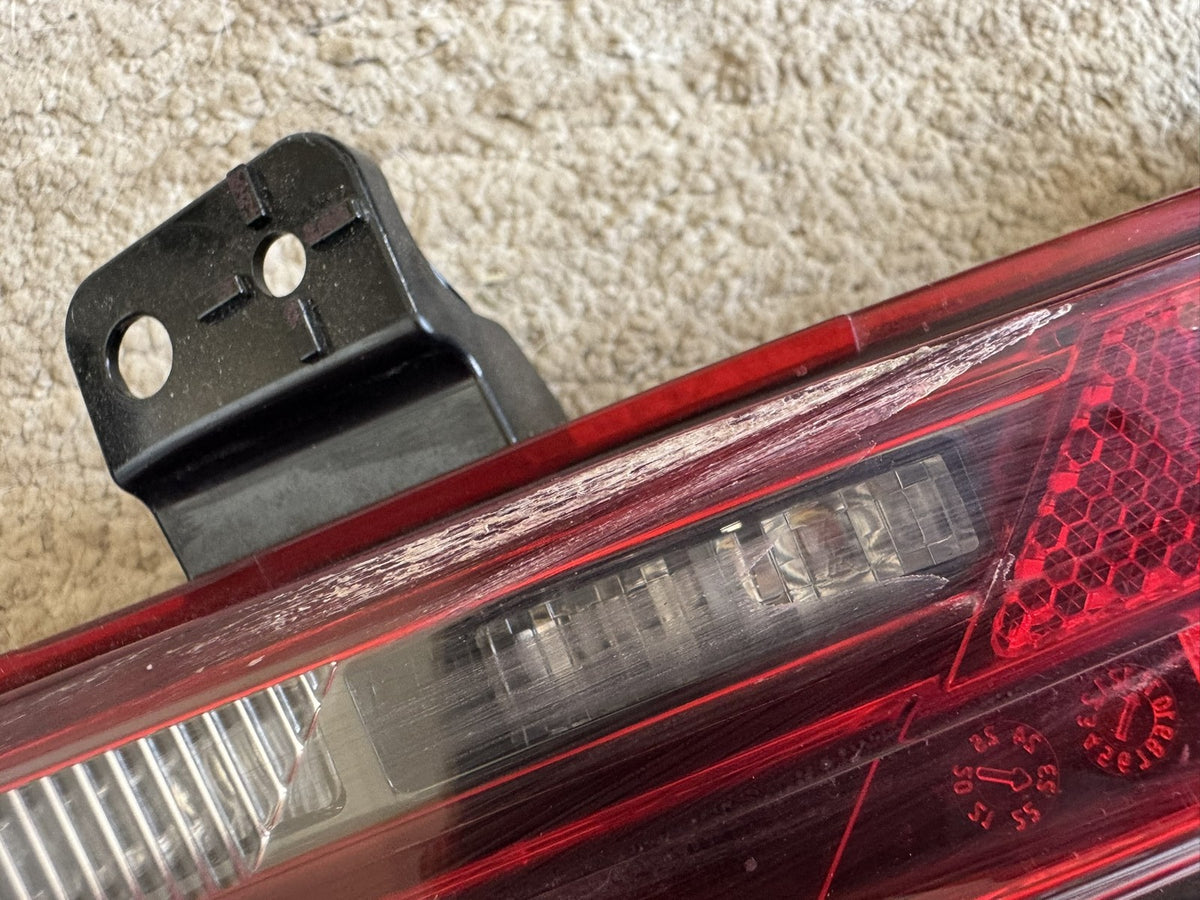 GENUINE RANGE ROVER SPORT L461 RH REAR REVERSE LIGHT REFLECTOR N9X2-15K272-AD