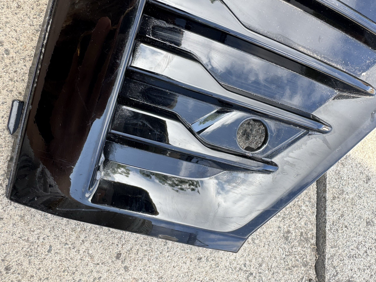 VOLVO XC60 MK2 BUMPER GRILL GRILLE FRON RIGHT 32234962 2020on
