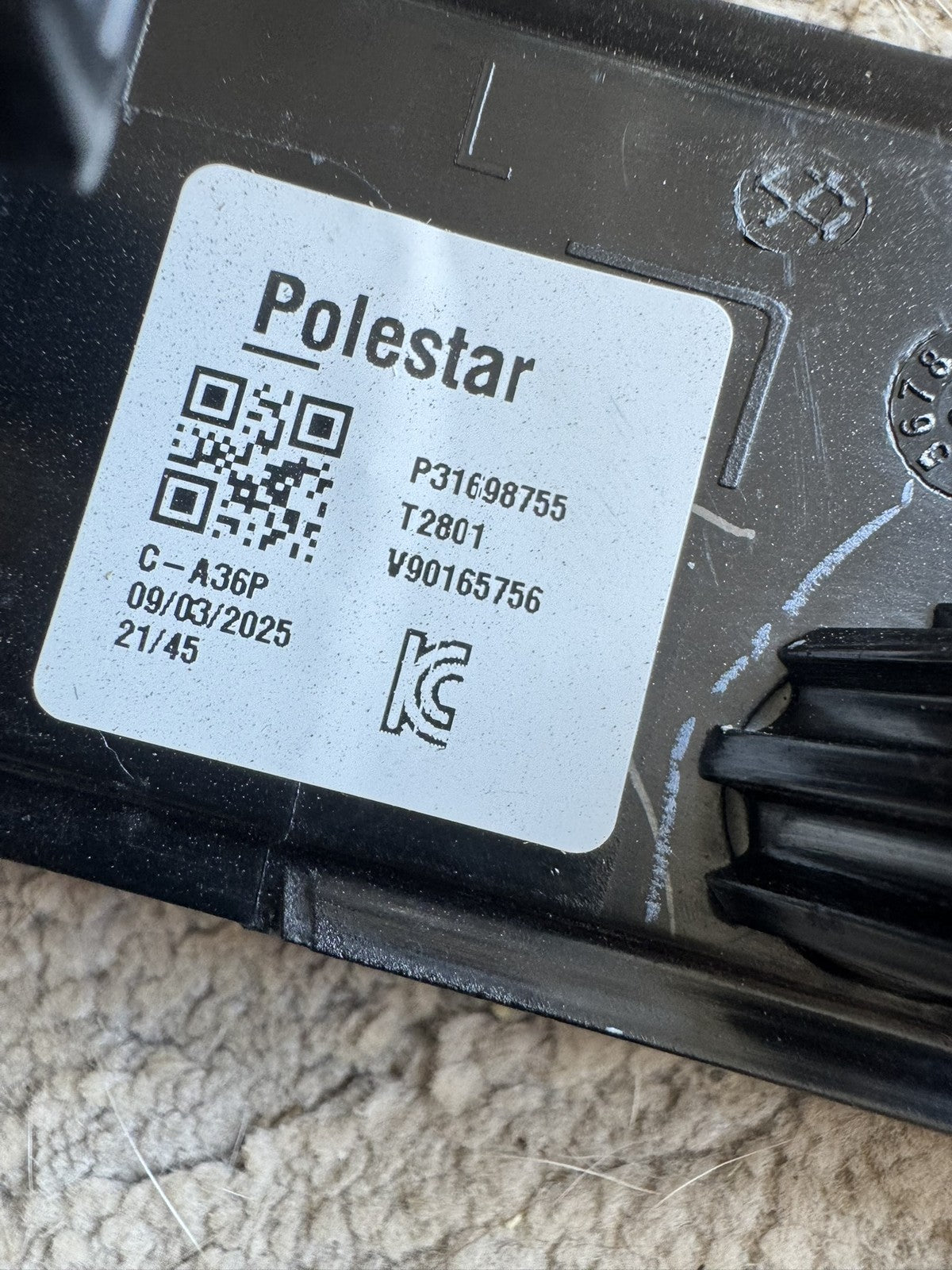 GENUINE POLESTAR 2 REAR BUMPER REFLECTOR LEFT 31698755 2020-2025