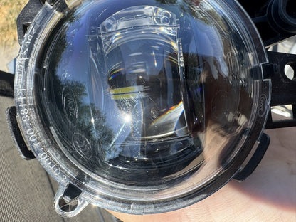 GENUINE LAND ROVER DEFENDER L663 2020-ON FRONT FOG LIGHT LAMP L8B2-15201-AE