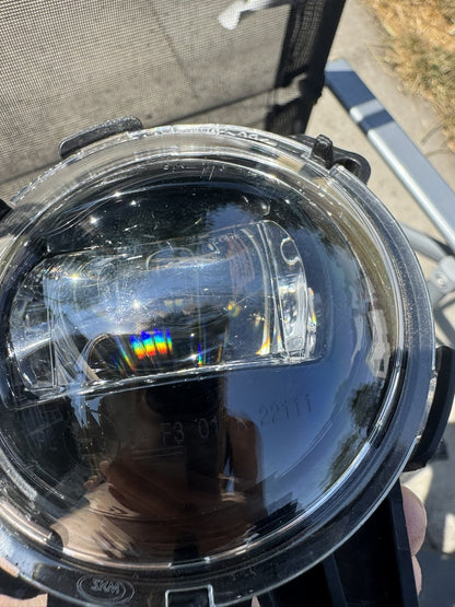 GENUINE LAND ROVER DEFENDER L663 2020-ON FRONT FOG LIGHT LAMP L8B2-15201-AE