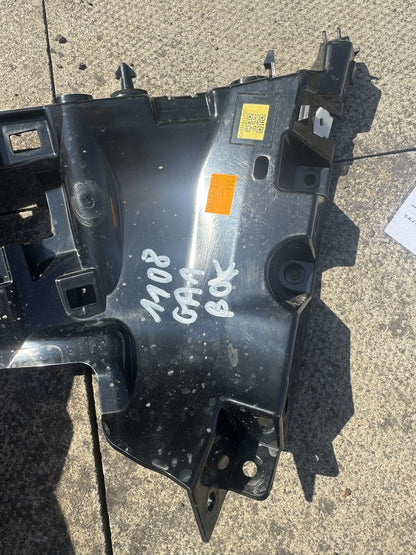 GENUINE LAND ROVER DEFENDER L663 2019-ON REAR LEFT BUMPER BRACKET L8B2-17A882