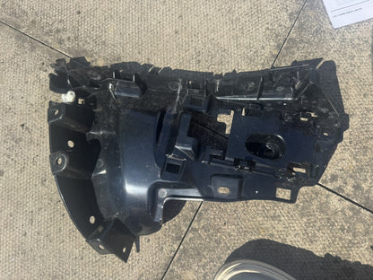 GENUINE LAND ROVER DEFENDER L663 2019-ON REAR LEFT BUMPER BRACKET L8B2-17A882