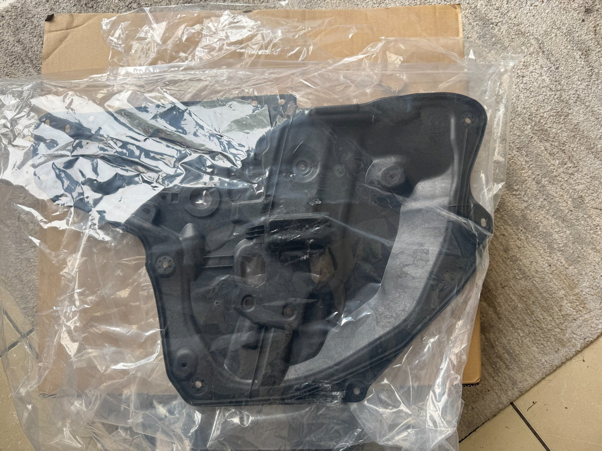 Mazda 3 2016 ke atas Modul Pembawa Pintu Depan Kanan No. Bahagian BHS2 58 97XB