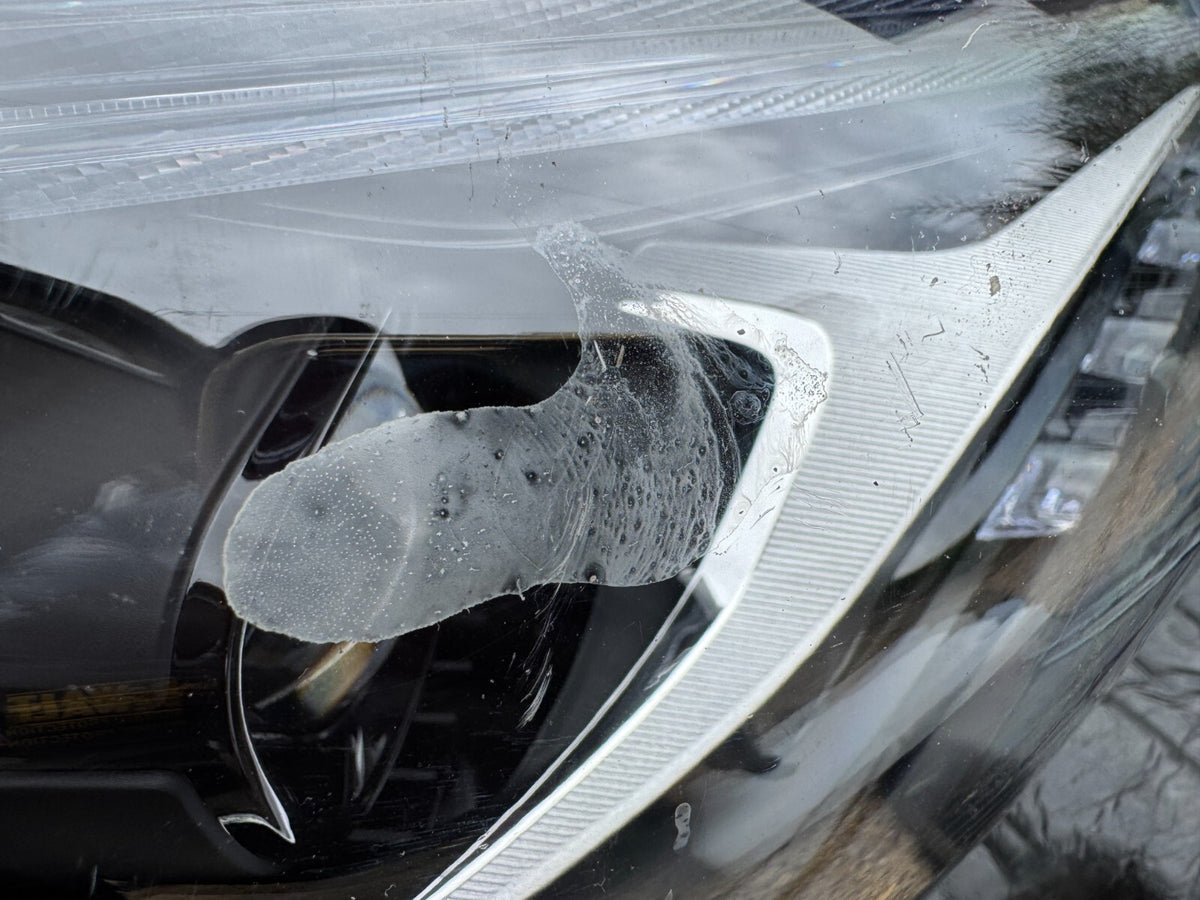 MERCEDES-BENZ GENUINE CLA RIGHT HEADLIGHT HIGH PERFORMANCE DAMAGED