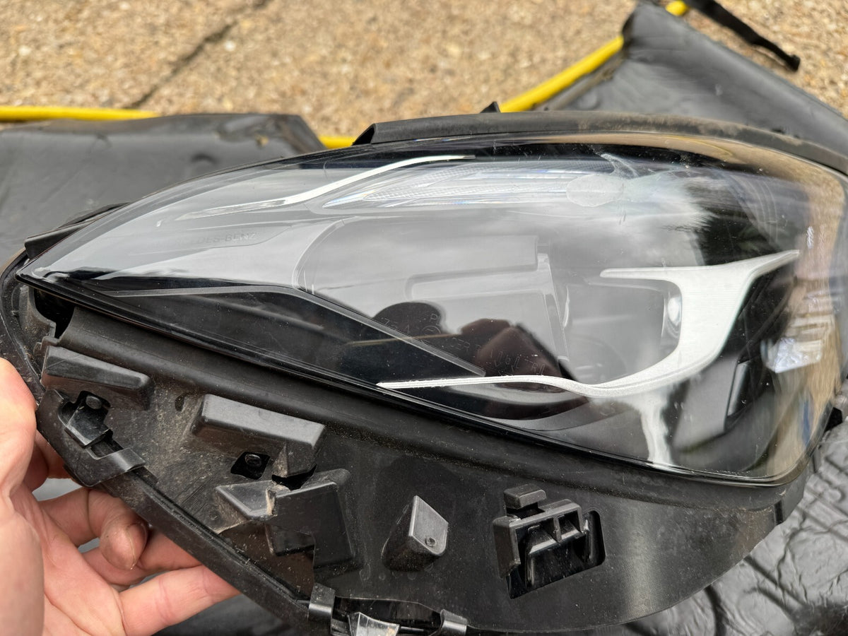 MERCEDES-BENZ GENUINE CLA RIGHT HEADLIGHT HIGH PERFORMANCE DAMAGED