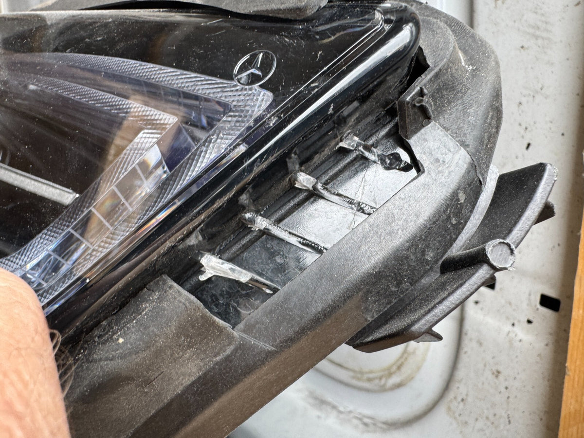 MERCEDES-BENZ GENUINE CLA RIGHT HEADLIGHT HIGH PERFORMANCE DAMAGED