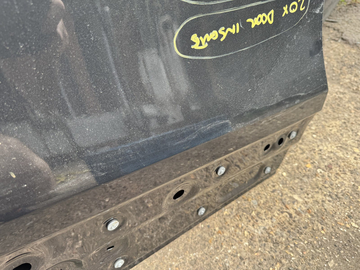 GENUINE RANGE ROVER VELAR L560 REAR RIGHT DOOR SHELL J8A2-20254-AA 2017-ON
