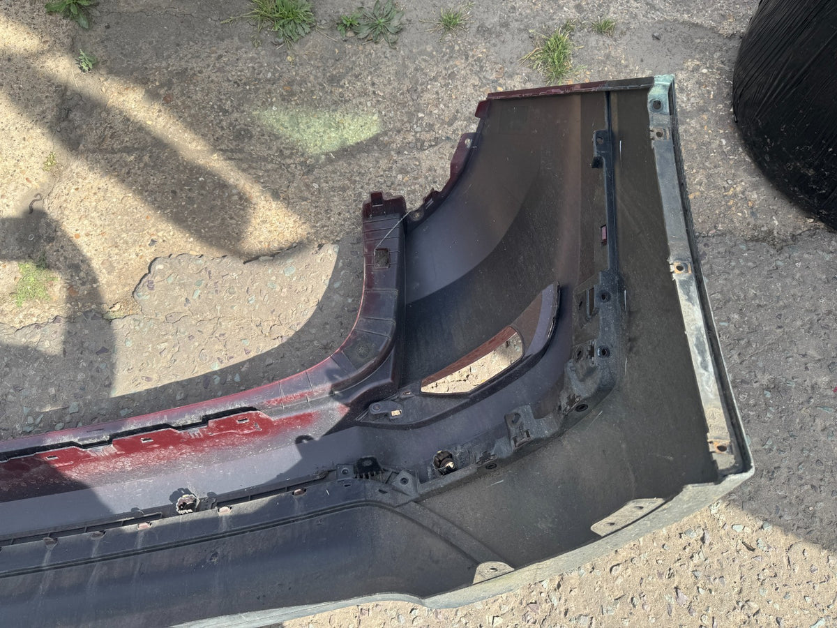 HYUNDAI TUCSON REAR BUMPER UPPER & LOWER WITH PARKING SENSORS HOLES - DAMAGED