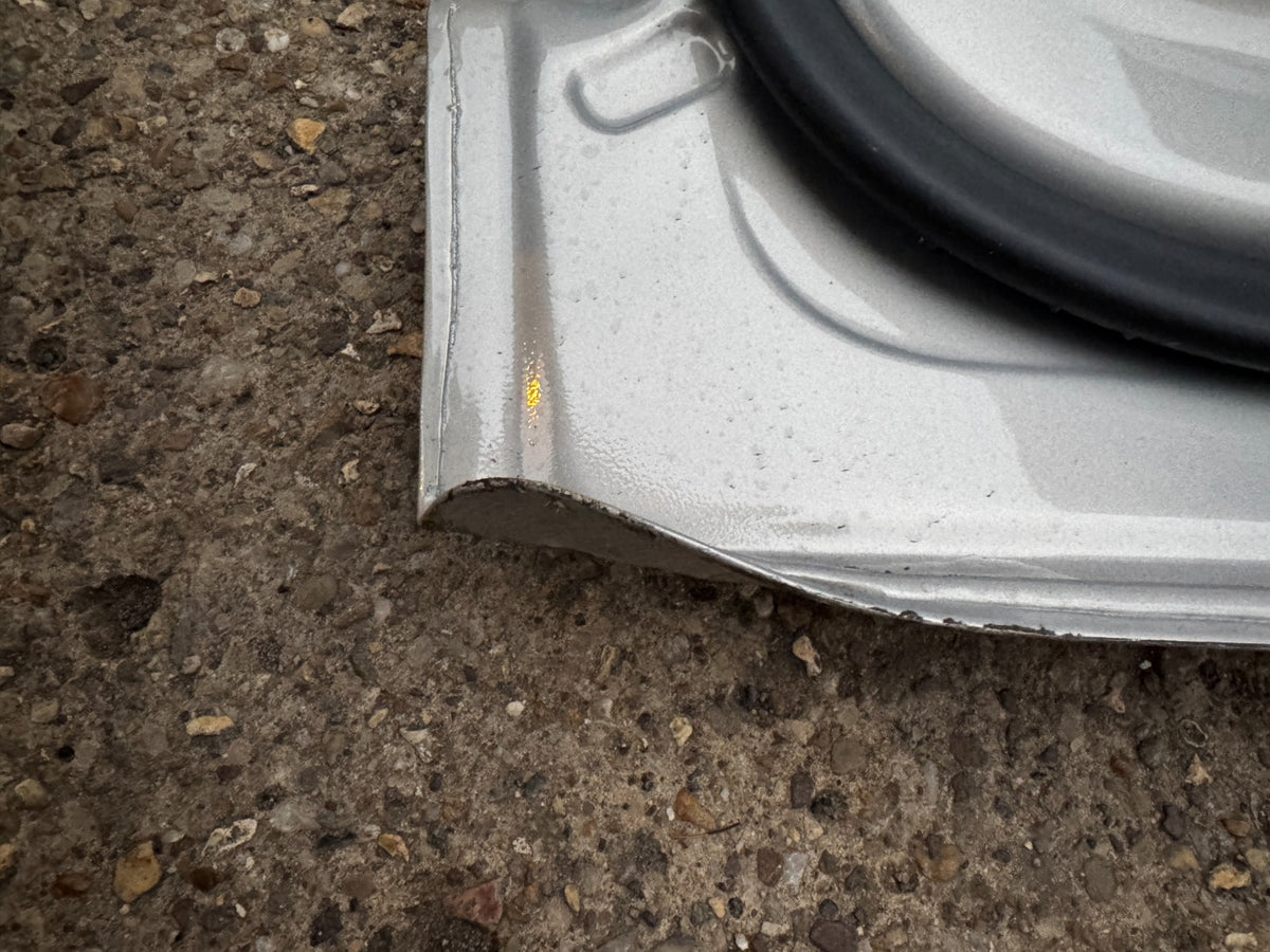 2025 Citroen DS5 rear right door bare scratched dented