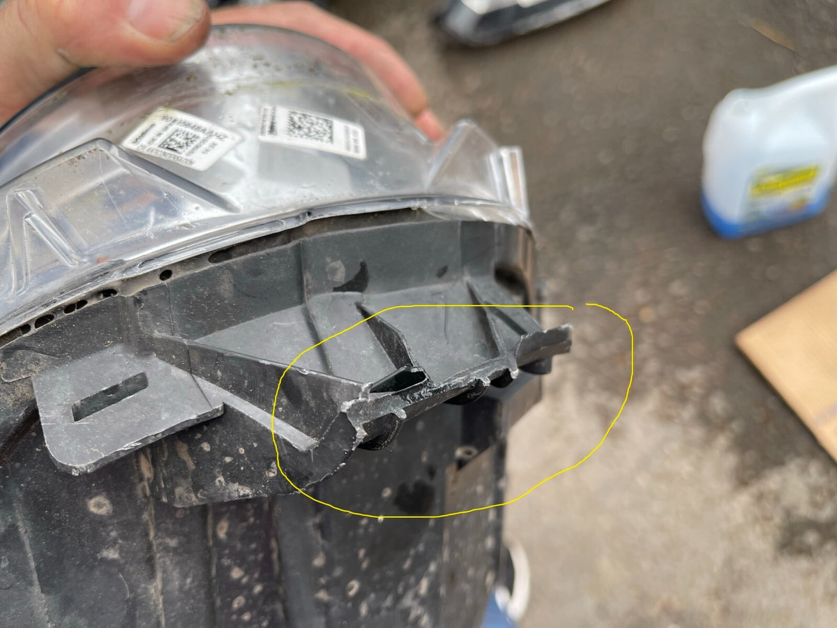 2016 BMW MINI COOPER F56 RHD XENON LED HEADLIGHT RIGHT SIDE DAMAGED