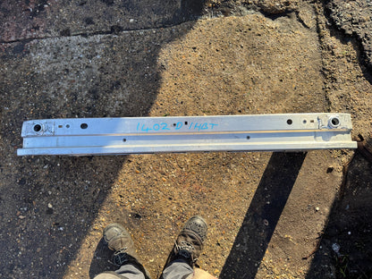 JAGUAR I-PACE J9D317906AF รุ่นปลายปี 2022 คานรับแรงกระแทกหลัง เบี้ยวเล็กน้อย 5mm