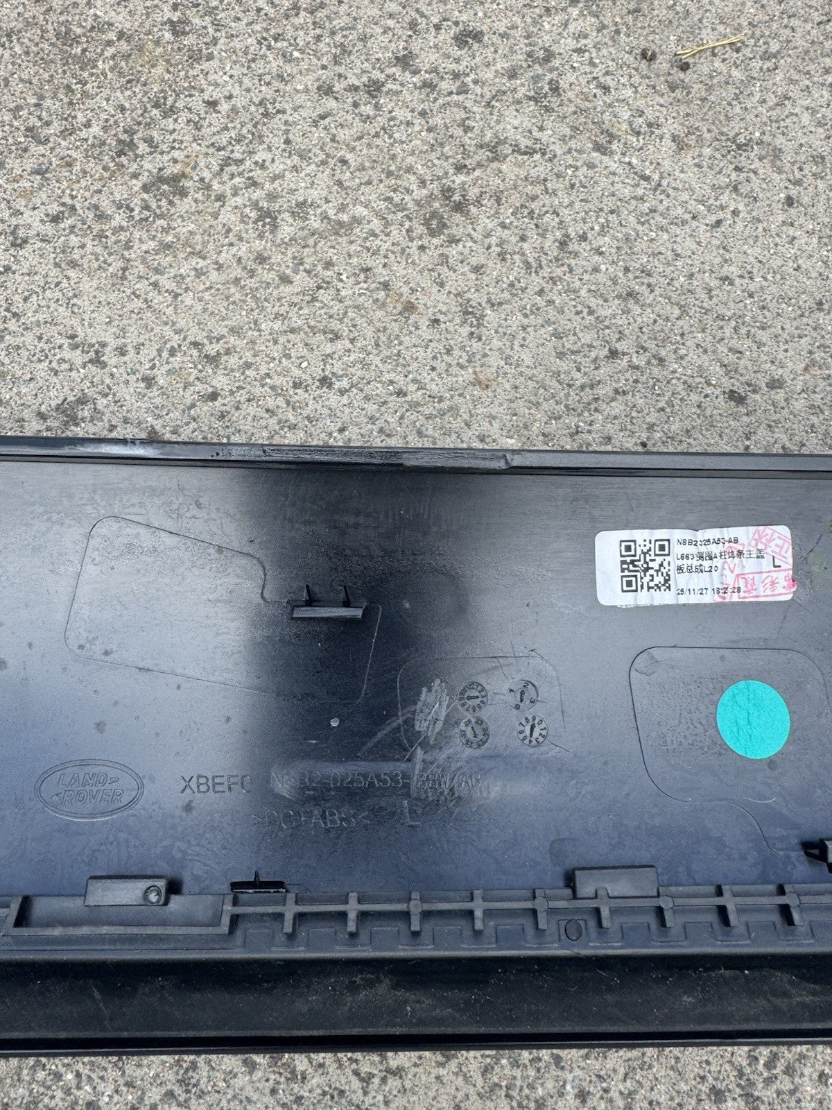 LEFT 2023 LAND ROVER DEFENDER 110 L663 WINDOW TRIM N8B2-025A53-AB