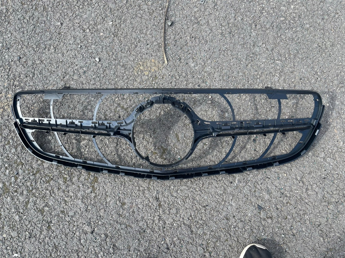 GENUINE MERCEDES GLC X253 AMG FRONT GRILL FRAME - A2538880000