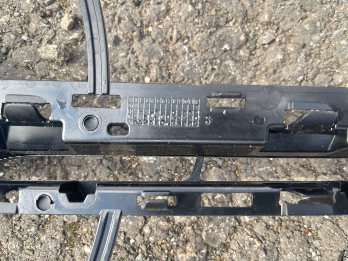 GENUINE MERCEDES GLC X253 AMG FRONT GRILL FRAME - A2538880000