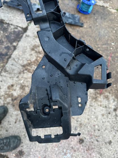 Volvo XC90 Rear Bumper Left Side Bracket 31663175 Genuine