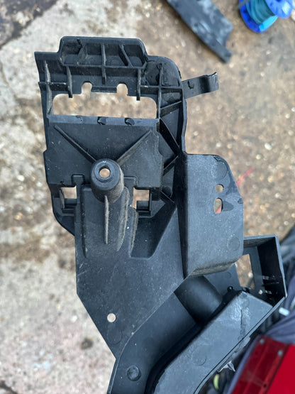 Volvo XC90 Rear Bumper Left Side Bracket 31663175 Genuine