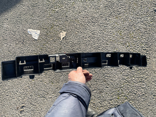 Renault Captur 2016 Mk1 Dudukan Bumper Belakang Tengah 850425825r