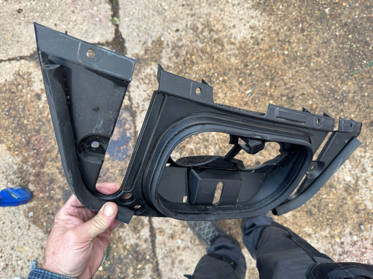 2020 NISSAN LEAF CHARGE PORT SURROUND TRIM 2018-2023  657305SH0A