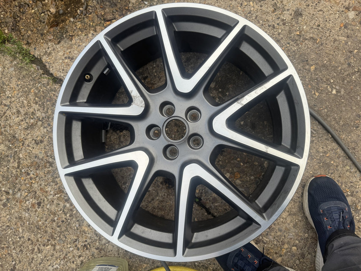 Range Rover Velar L560 2026 21in 5109 Alloy Wheel 8.5Jx21 Scratched M8A2-1007-DA