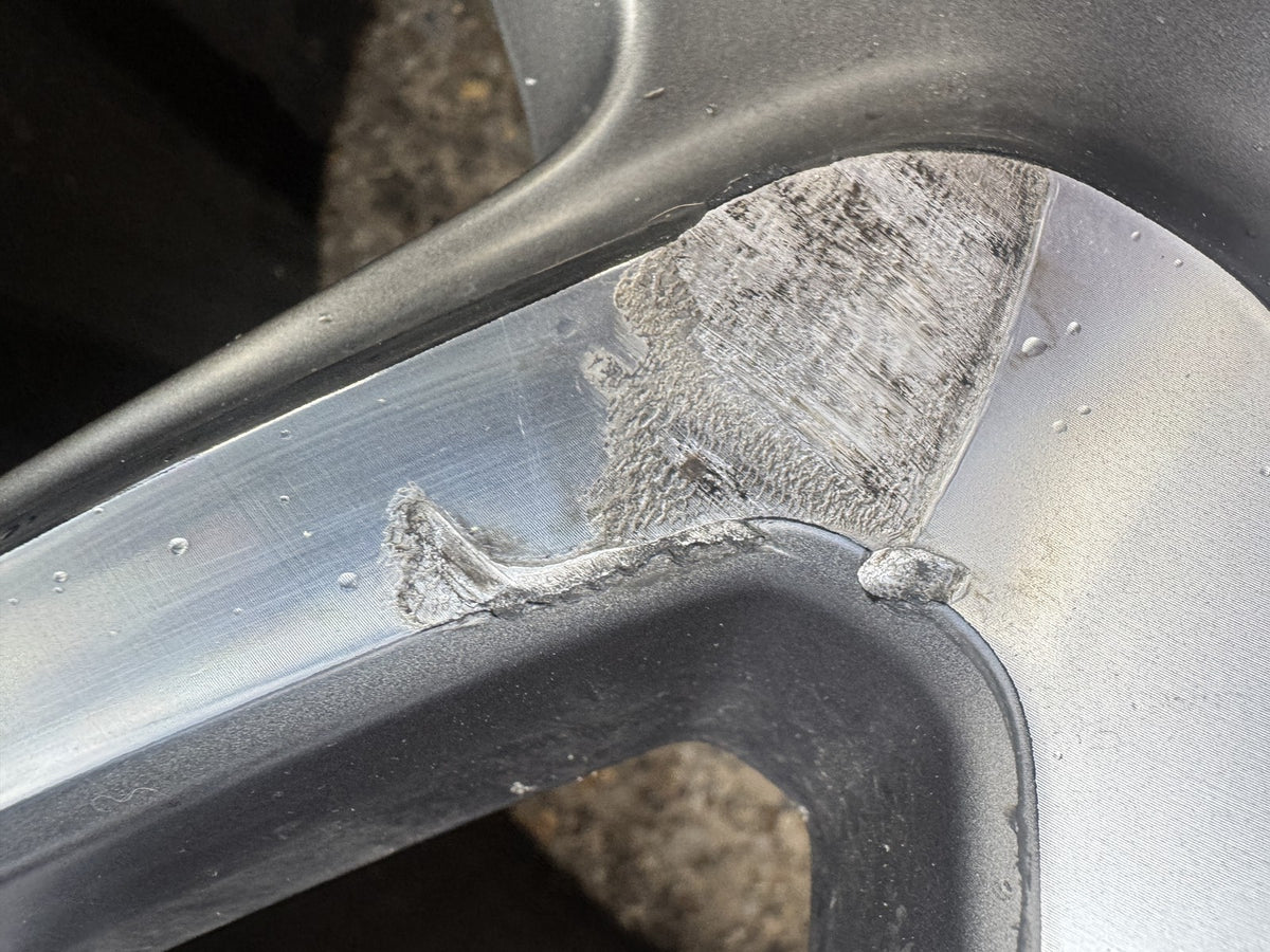 Range Rover Velar L560 2026 21in 5109 Alloy Wheel 8.5Jx21 Scratched M8A2-1007-DA