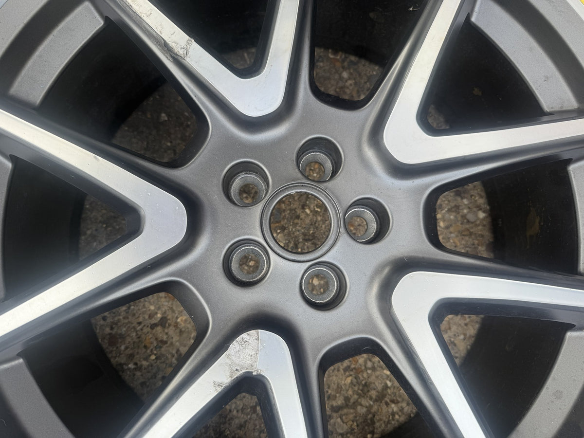 Range Rover Velar L560 2026 21in 5109 Alloy Wheel 8.5Jx21 Scratched M8A2-1007-DA