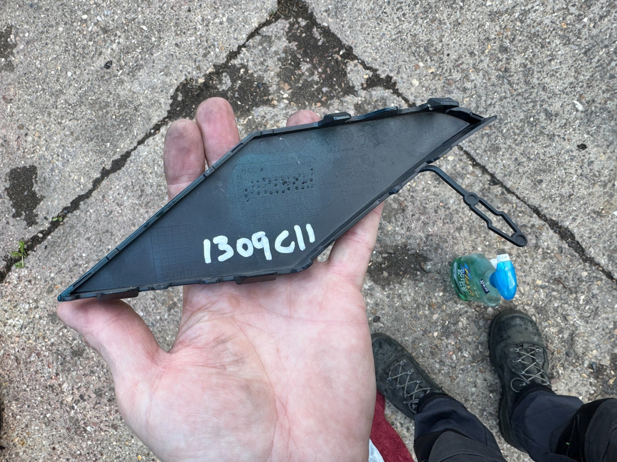 2025 Peugeot 408 P54 Front RIGHT Bumper tow eye trim 9842177180 Scratched