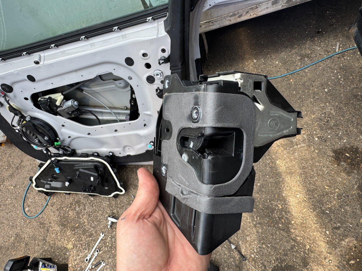 2022 Jaguar I Pace X590 Door Lock Front Right J9D3-203A28-AH