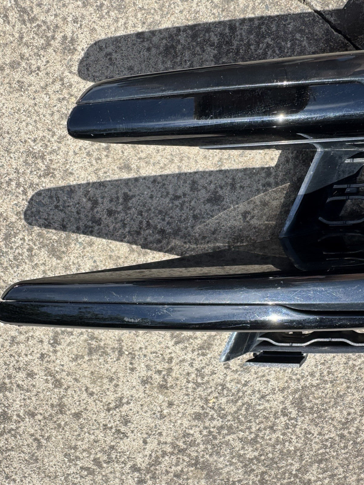 LAND ROVER RANGE ROVER VELAR L560 Kisi-Kisi / Grill Depan Kanan J8A2-17E853-AB 2019 14441702