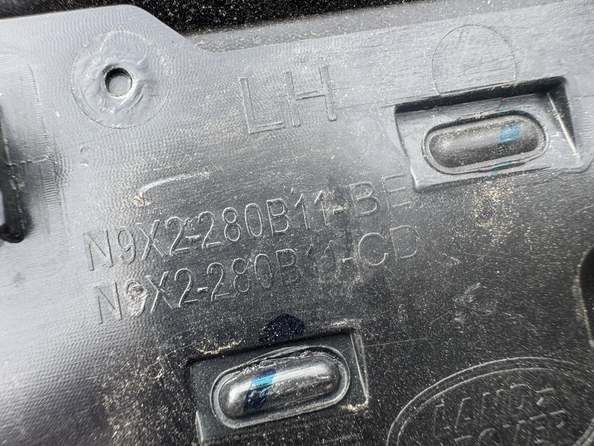 คิ้วช่องลมแก้มหน้า NS ซ้าย แท้ RANGE ROVER SPORT L461 N9X2-280B11-BE