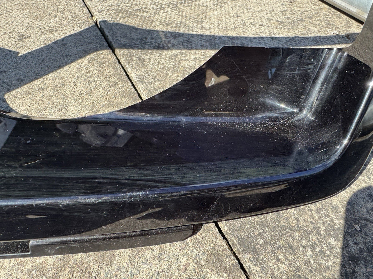 Frame Lampu Depan Kiri Land Rover Defender 20 ON L8B2-13C025-B L663