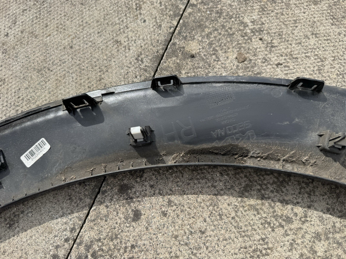 KIA EV6 REAR RIGHT WHEEL ARCH TRIM 87744-CV100 GENUINE 2021 ON