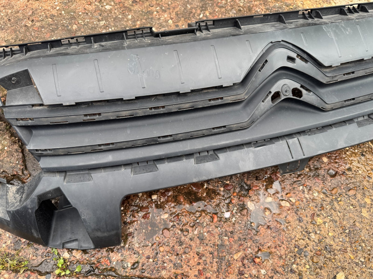 GENUINE CITROEN BERLINGO 2018   FRONT GRILLE 9816779080 NO FAKES