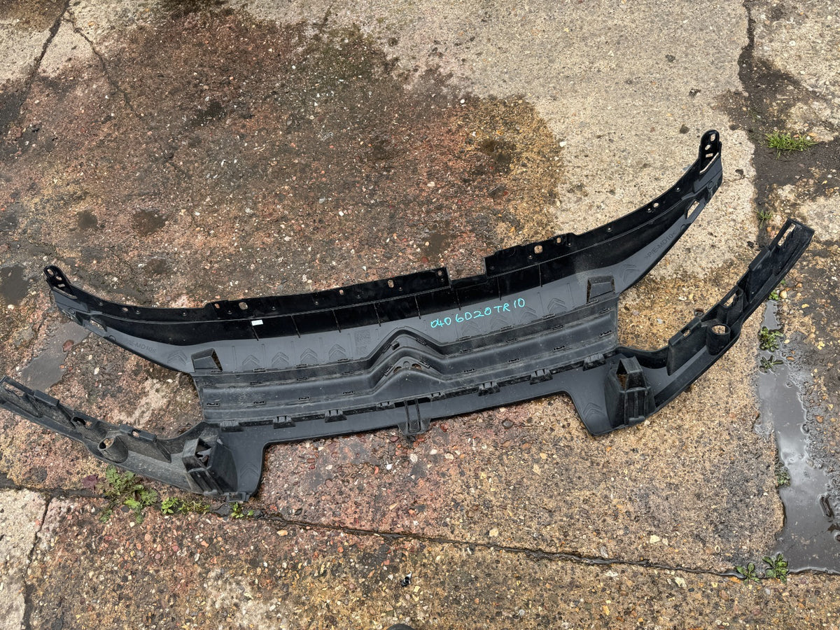 GENUINE CITROEN BERLINGO 2018   FRONT GRILLE 9816779080 NO FAKES