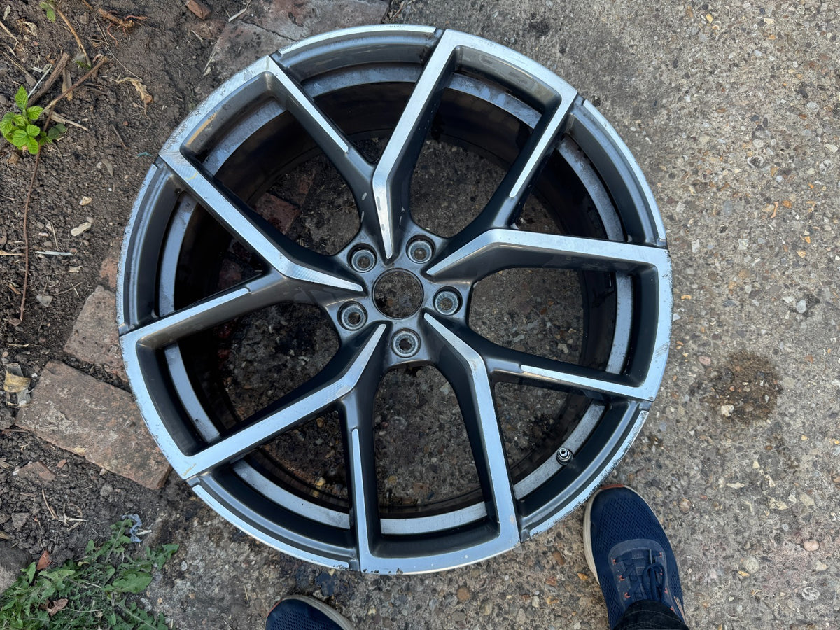 Lotus Eletre 22 Front Alloy Wheel 8890981935GD3 SCRATCHED! NO BUCKLES OR WELDS