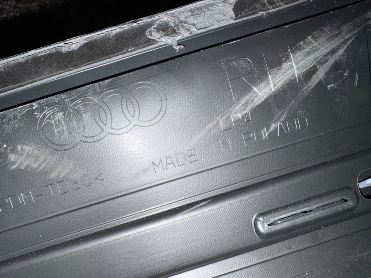 2025 AUDI Q4 E TRON คิ้วประตูหน้าขวา 2022 ถึง 2025 89A853960A