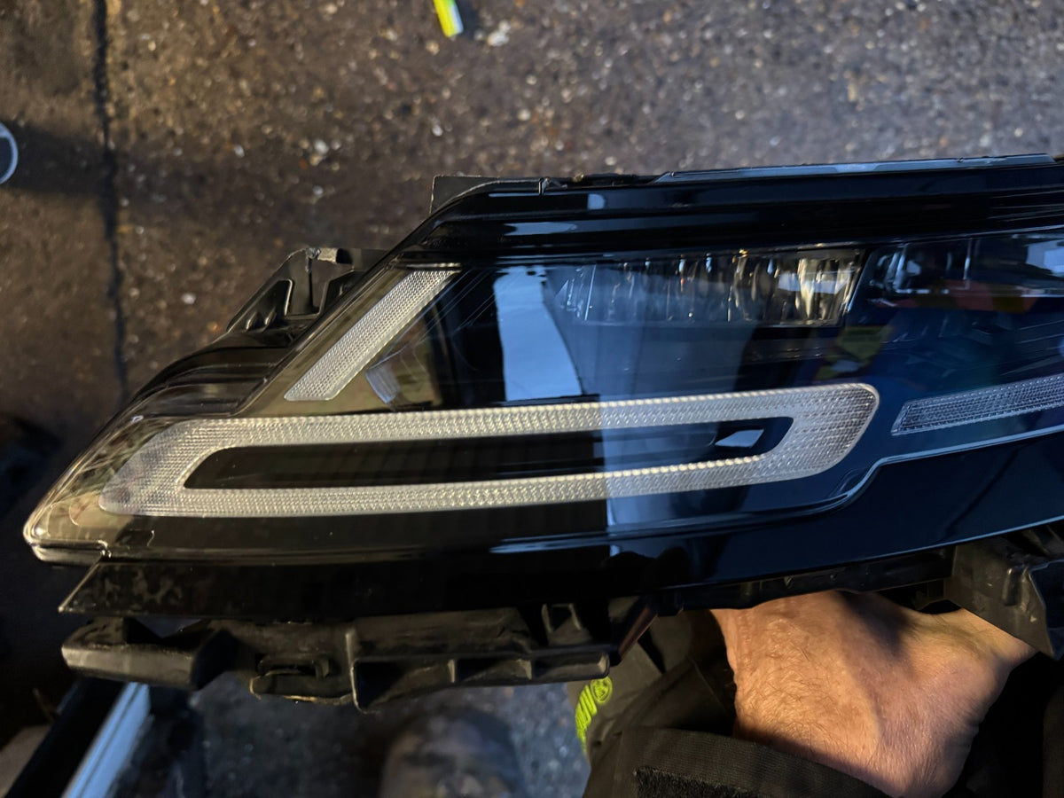 19MY LAND ROVER RANGE ROVER EVOQUE L551 Left Headlight Headlamp Excellent Lens