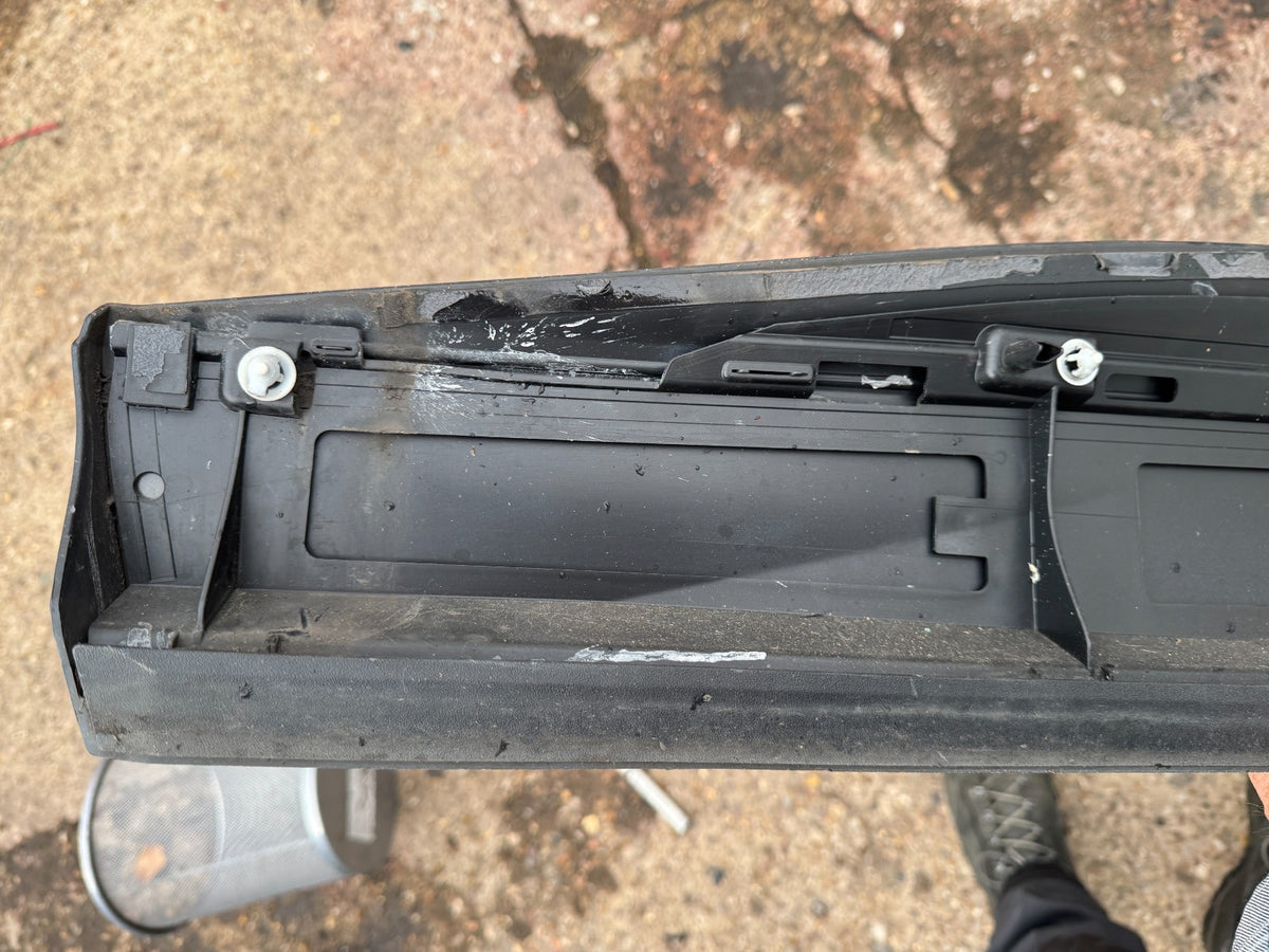 2022 AUDI Q4 E TRON RIGHT FRONT DOOR MOULDING 2022 TO 2025 89A853960A